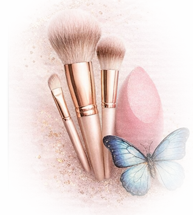 Pędzle do makijażu, gąbeczka i motyl — Blush Atelier